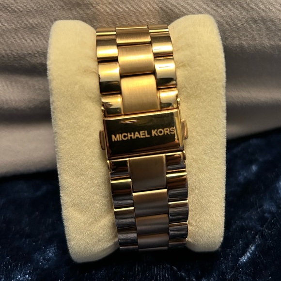 Michael Kors watch - Picture 2 of 4